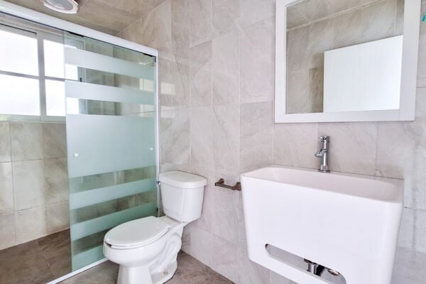 8-BAÑO-CON-CANCEL
